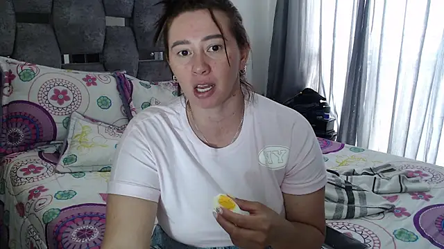 sara hott 1 online show from 04/08/26, 03:23