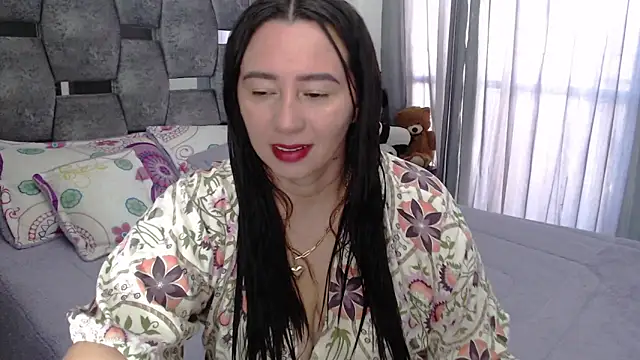 Snapshot of sara_hott_1 chatting on 05/18/26, 12:22 sara hott 1 online show from 05/18/26, 12:22