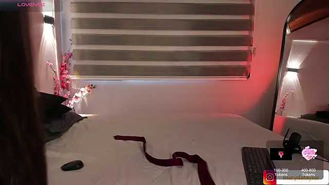 MERIDA TAYLOR online show from 10/13/25, 02:06