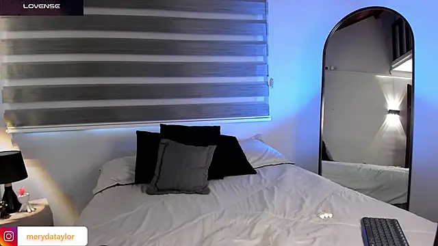 MERIDA TAYLOR online show from 02/12/26, 12:55