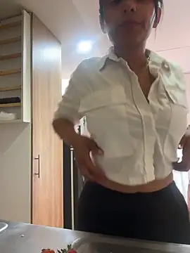 J loren online show from 04/09/26, 08:36