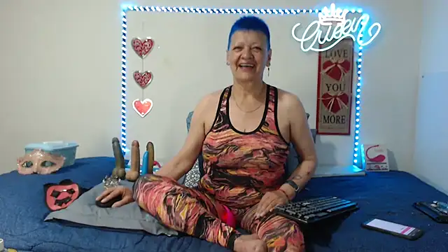 loquitaqueen011 online show from 09/21/25, 04:41