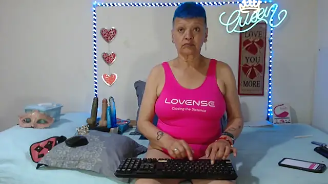 loquitaqueen011 online show from 05/16/26, 05:23