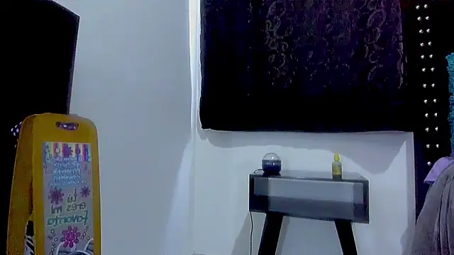 Snapshot of amareto_queen chatting on 09/25/25, 09:40 amareto queen online show from 09/25/25, 09:40