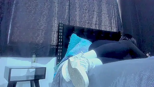 Snapshot of amareto_queen chatting on 10/15/25, 04:29 amareto queen online show from 10/15/25, 04:29