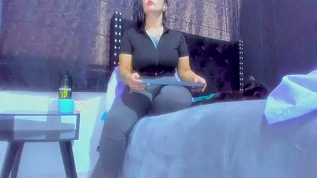 Snapshot of amareto_queen chatting on 10/19/25, 07:14 amareto queen online show from 10/19/25, 07:14