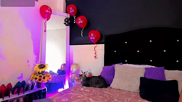 lesly xx online show from 02/16/25, 01:14