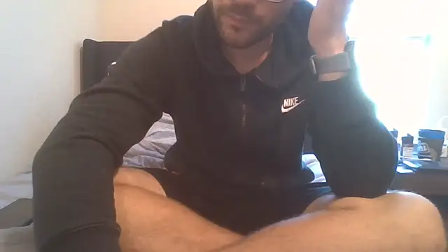 Hotboyo01 online show from 02/17/25, 06:48