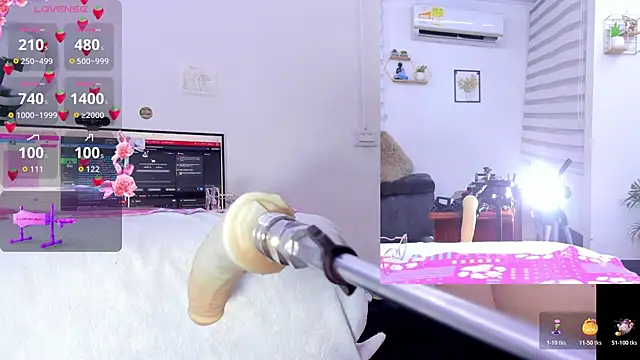 Snapshot of Soraya_Davis chatting on 10/19/25, 09:10 Soraya Davis online show from 10/19/25, 09:10