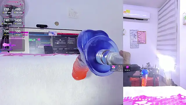 Snapshot of Soraya_Davis chatting on 11/11/25, 09:09 Soraya Davis online show from 11/11/25, 09:09