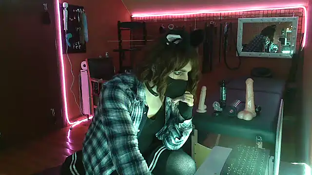 Snapshot of Ginny-the-bdsm-nympho chatting on 12/23/24, 05:32 Ginny-the-bdsm-nympho online show from 12/23/24, 05:32