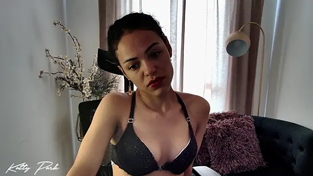 Snapshot of kattypark chatting on 10/28/25, 08:22 kattypark online show from 10/28/25, 08:22