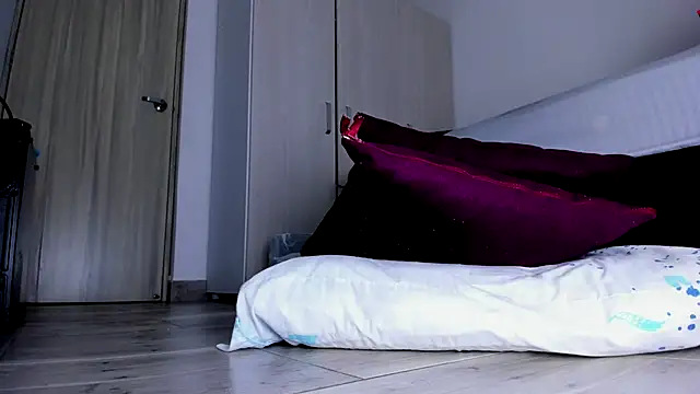 Skarleth69 online show from 10/20/25, 03:40