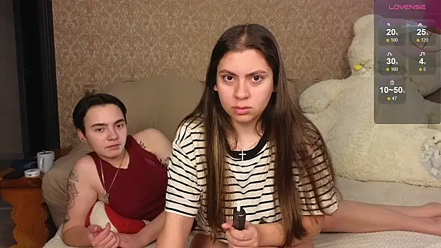 twobabesweet online show from 10/16/25, 08:04