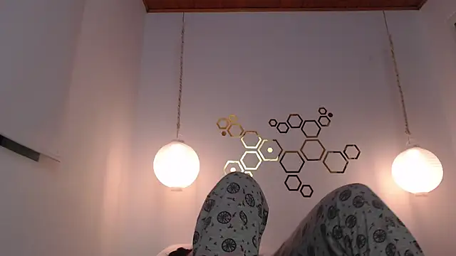 adriscute online show from 02/03/25, 06:45