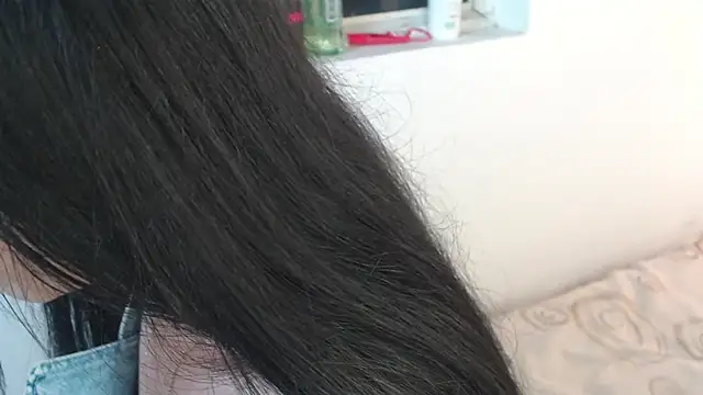 adriscute online show from 02/09/25, 03:11