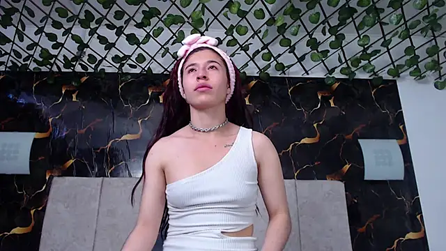 adriscute online show from 04/08/26, 07:03