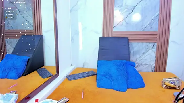 HannyMansonh online show from 12/14/25, 03:56