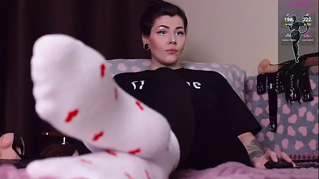 Snapshot of Luna_Blake chatting on 12/14/24, 03:47 Luna Blake online show from 12/14/24, 03:47