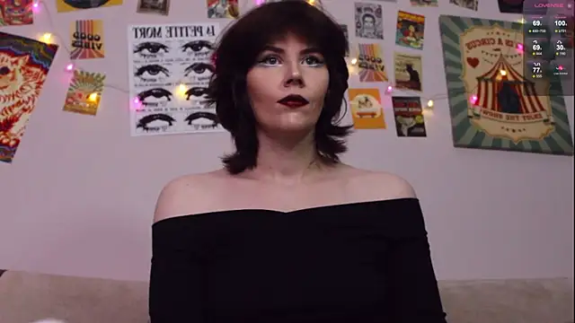 Luna Blake online show from 04/04/26, 12:57