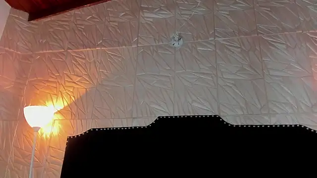 JennyRouse01 online show from 12/19/25, 12:23