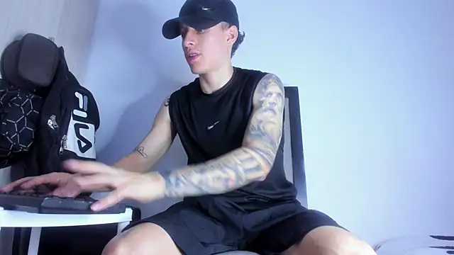 enzo bvlgari online show from 04/26/26, 12:52