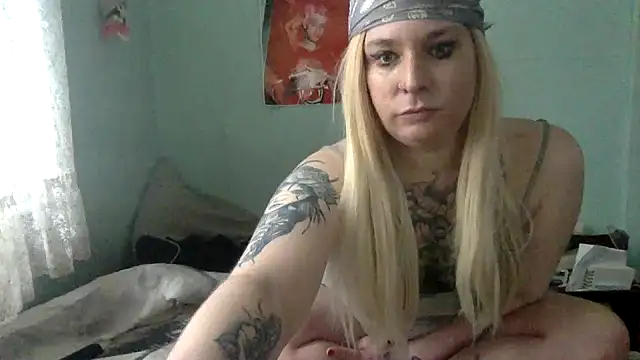 alexabunni online show from 04/30/26, 04:02