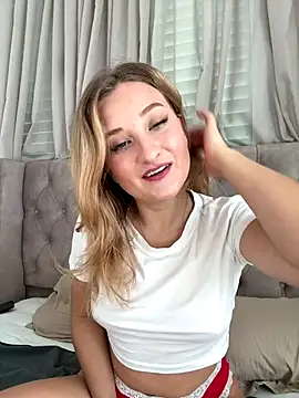 Snapshot of MileySummer chatting on 11/23/25, 11:32 MileySummer online show from 11/23/25, 11:32