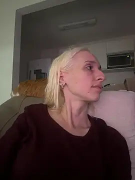 Snapshot of bunnydark00 chatting on 03/13/25, 12:05 bunnydark00 online show from 03/13/25, 12:05