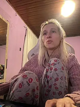 bunnydark00 online show from 09/11/25, 12:33