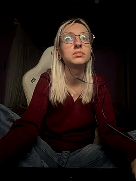 bunnydark00 online show from 10/02/25, 12:28