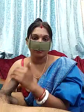 Snapshot of Queen_Dolly chatting on 12/17/24, 05:58 Queen Dolly online show from 12/17/24, 05:58