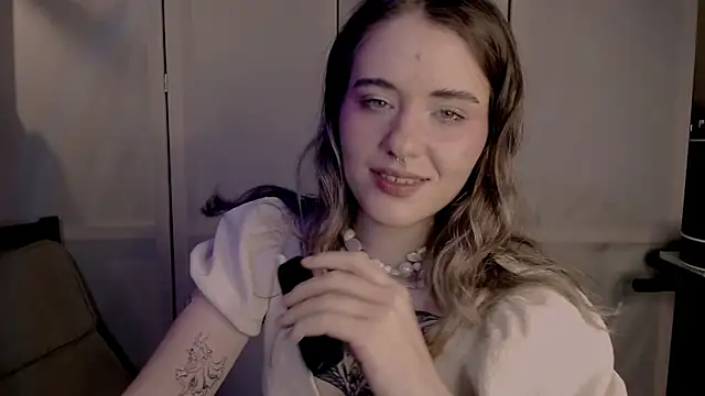 Snapshot of risha_laas chatting on 01/23/25, 07:18 risha laas online show from 01/23/25, 07:18