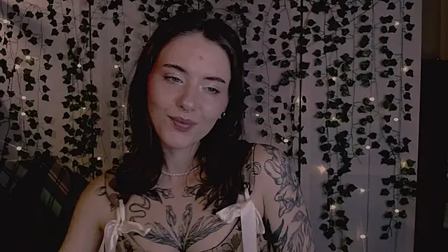 Snapshot of risha_laas chatting on 09/27/25, 08:14 risha laas online show from 09/27/25, 08:14