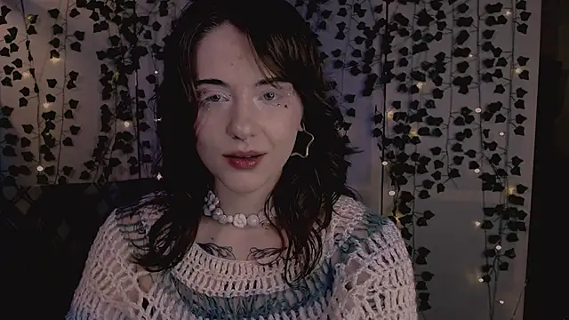 Snapshot of risha_laas chatting on 11/20/25, 08:08 risha laas online show from 11/20/25, 08:08