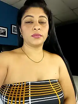 Snapshot of Lashmy111 chatting on 01/26/25, 02:45 Lashmy111 online show from 01/26/25, 02:45