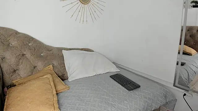 Naughty  Mom online show from 02/26/25, 09:32