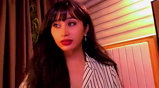 YOURCRISTINAS online show from 01/20/25, 04:23