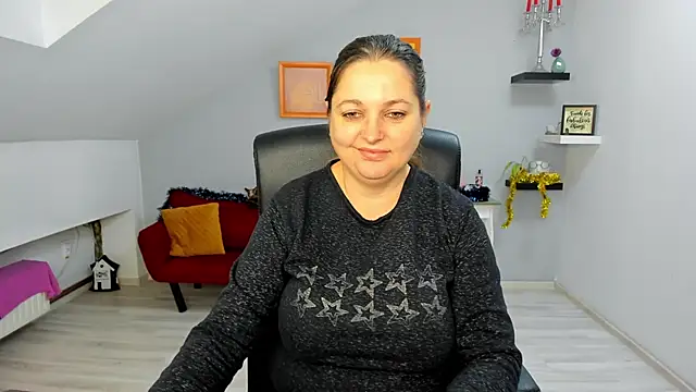 LollaGirl online show from 01/06/26, 04:27