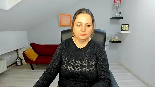 LollaGirl online show from 02/06/26, 04:06