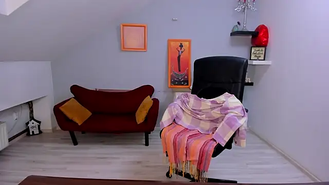 LollaGirl online show from 03/12/26, 04:18