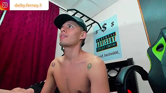 Snapshot of davidlatin66 chatting on 03/21/25, 03:55 davidlatin66 online show from 03/21/25, 03:55