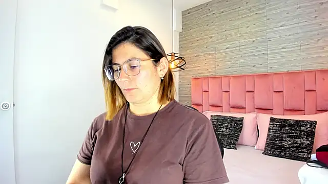 SarahDeyvis online show from 09/29/25, 07:40