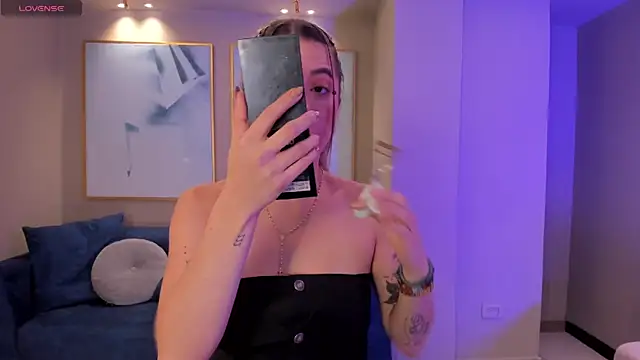 EveBensonX online show from 03/01/25, 12:45