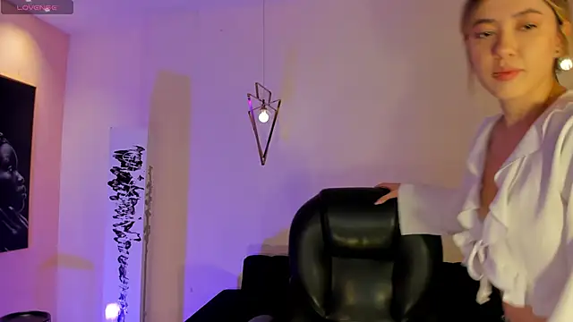 EveBensonX online show from 01/12/26, 07:19