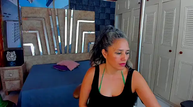 cute sassy online show from 03/21/25, 09:01