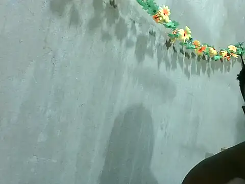 Snapshot of 2ocmaxi chatting on 10/17/25, 02:52 2ocmaxi online show from 10/17/25, 02:52