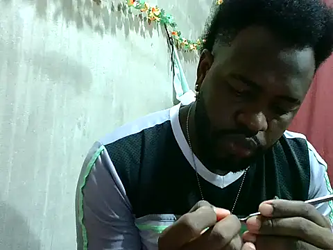 Snapshot of 2ocmaxi chatting on 11/07/25, 12:21 2ocmaxi online show from 11/07/25, 12:21