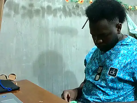 Snapshot of 2ocmaxi chatting on 11/17/25, 08:58 2ocmaxi online show from 11/17/25, 08:58