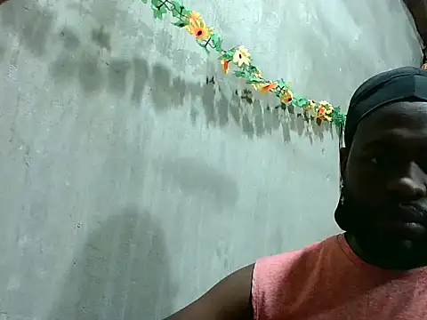 Snapshot of 2ocmaxi chatting on 11/23/25, 10:09 2ocmaxi online show from 11/23/25, 10:09